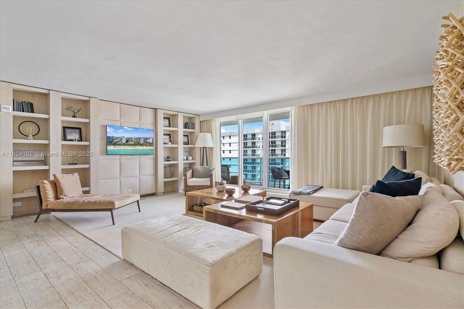 1 Hotel & Homes Unit #1415 | Picture 3