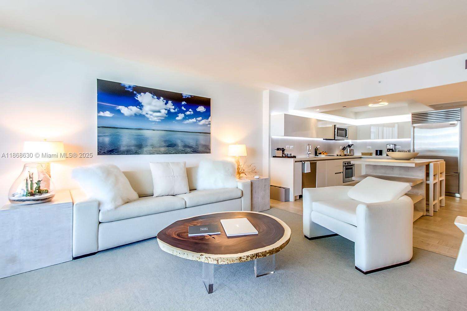 1 Hotel & Homes Unit #1016 | Picture 7