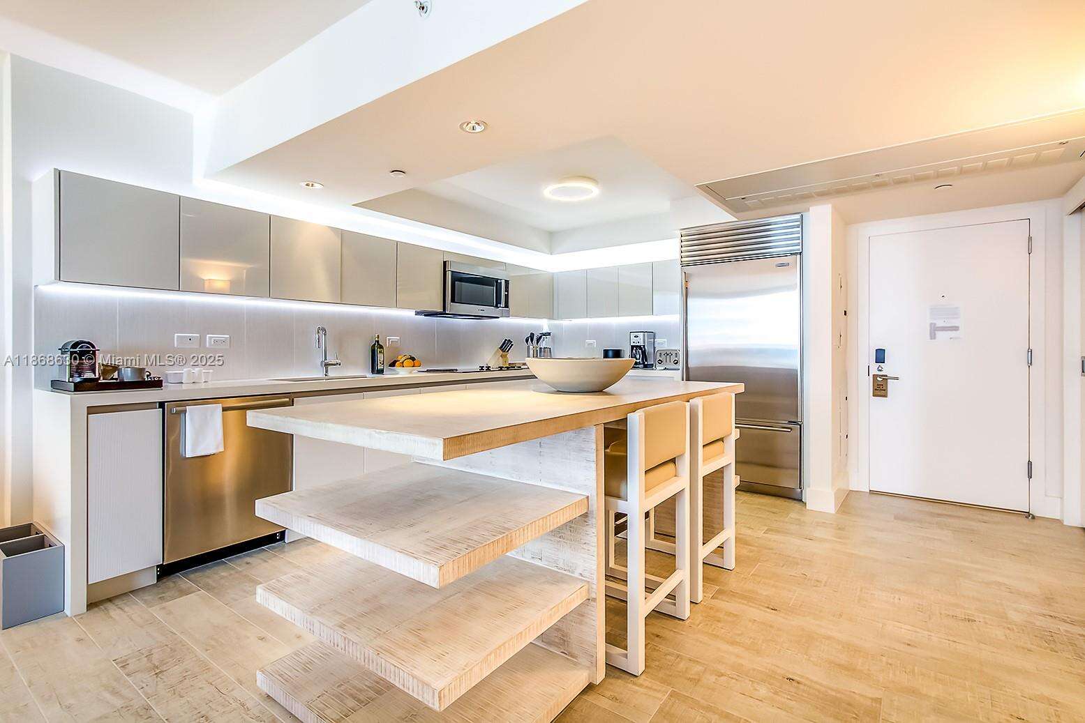 1 Hotel & Homes Unit #1016 | Picture 9