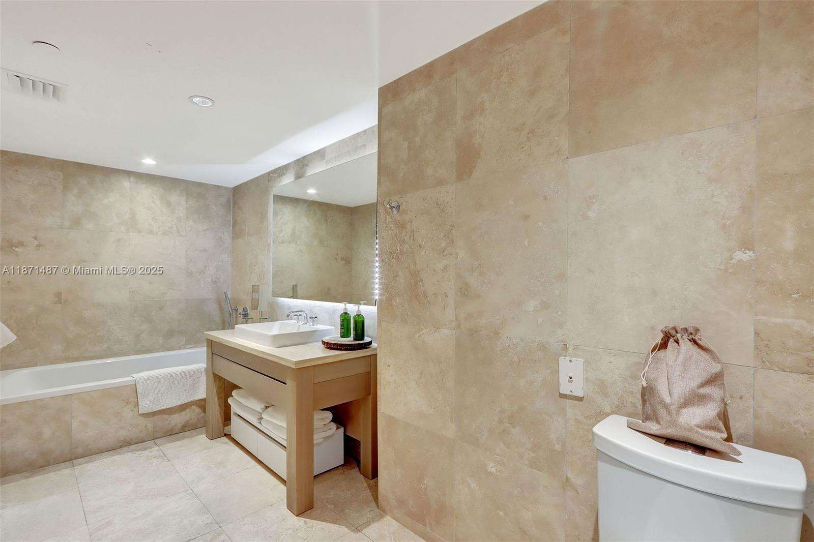 1 Hotel & Homes Unit #1213 | Picture 12