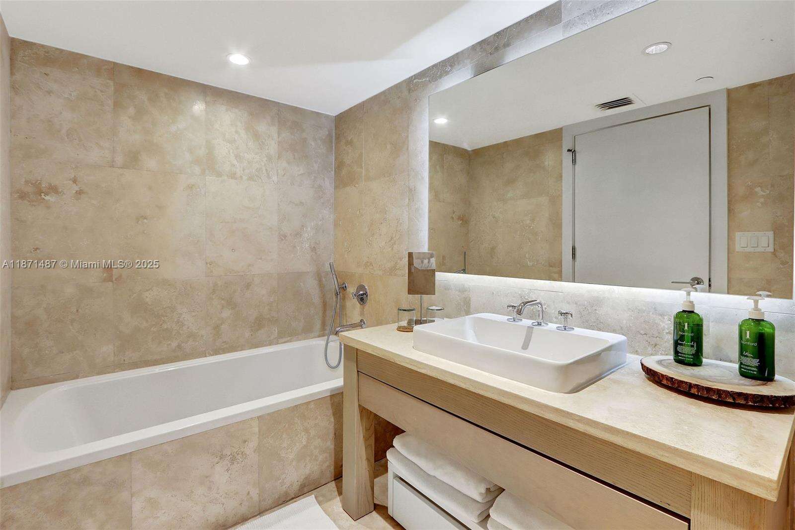 1 Hotel & Homes Unit #1213 | Picture 14