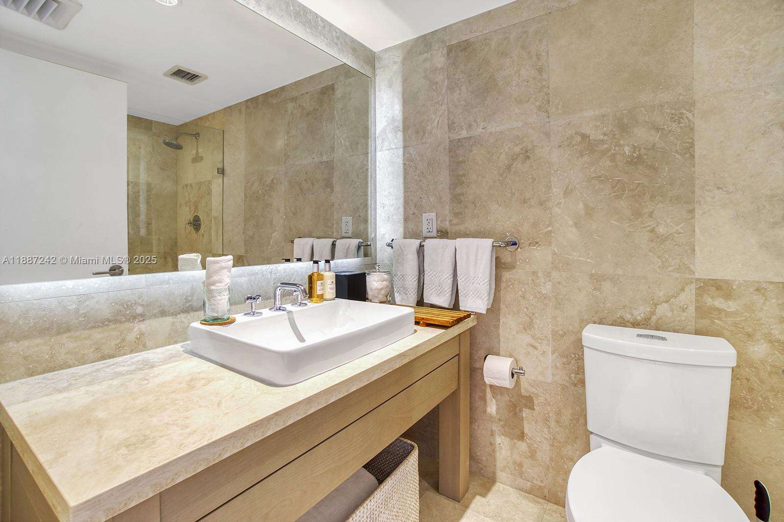 1 Hotel & Homes Unit #945 | Picture 11