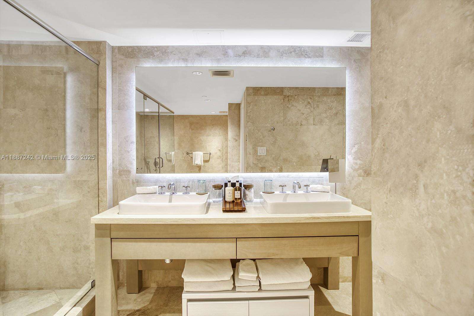 1 Hotel & Homes Unit #945 | Picture 5