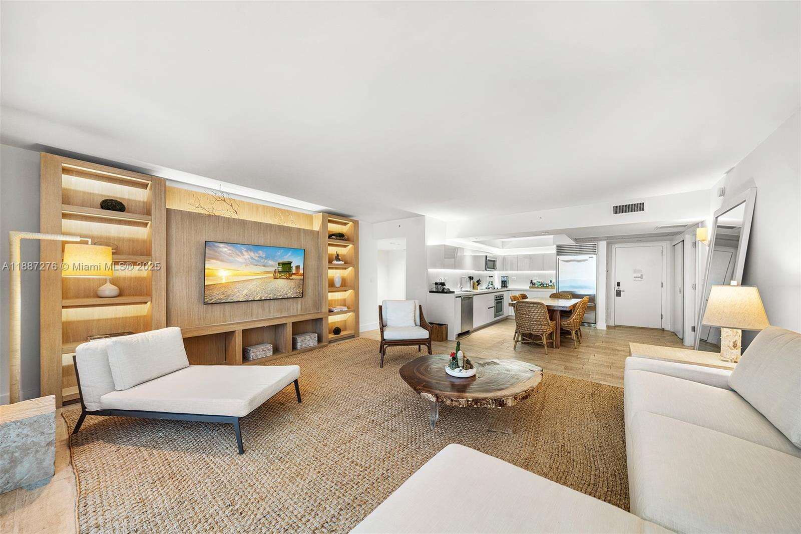 1 Hotel & Homes Unit #1215 | Picture 3