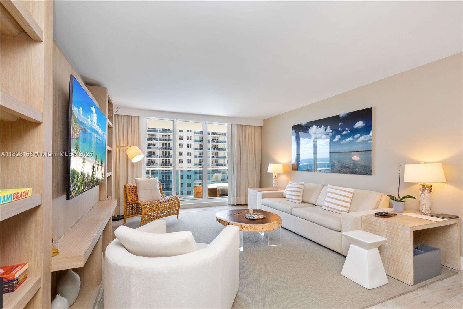 1 Hotel & Homes Unit #1112 | Picture 11