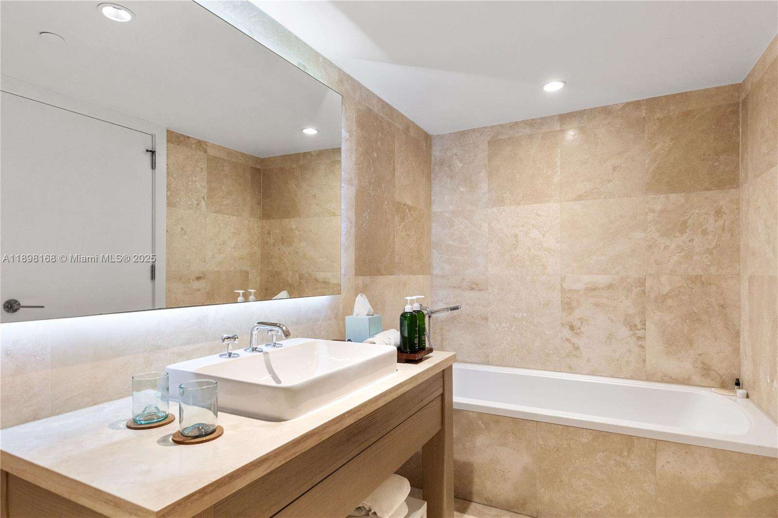 1 Hotel & Homes Unit #1112 | Picture 24