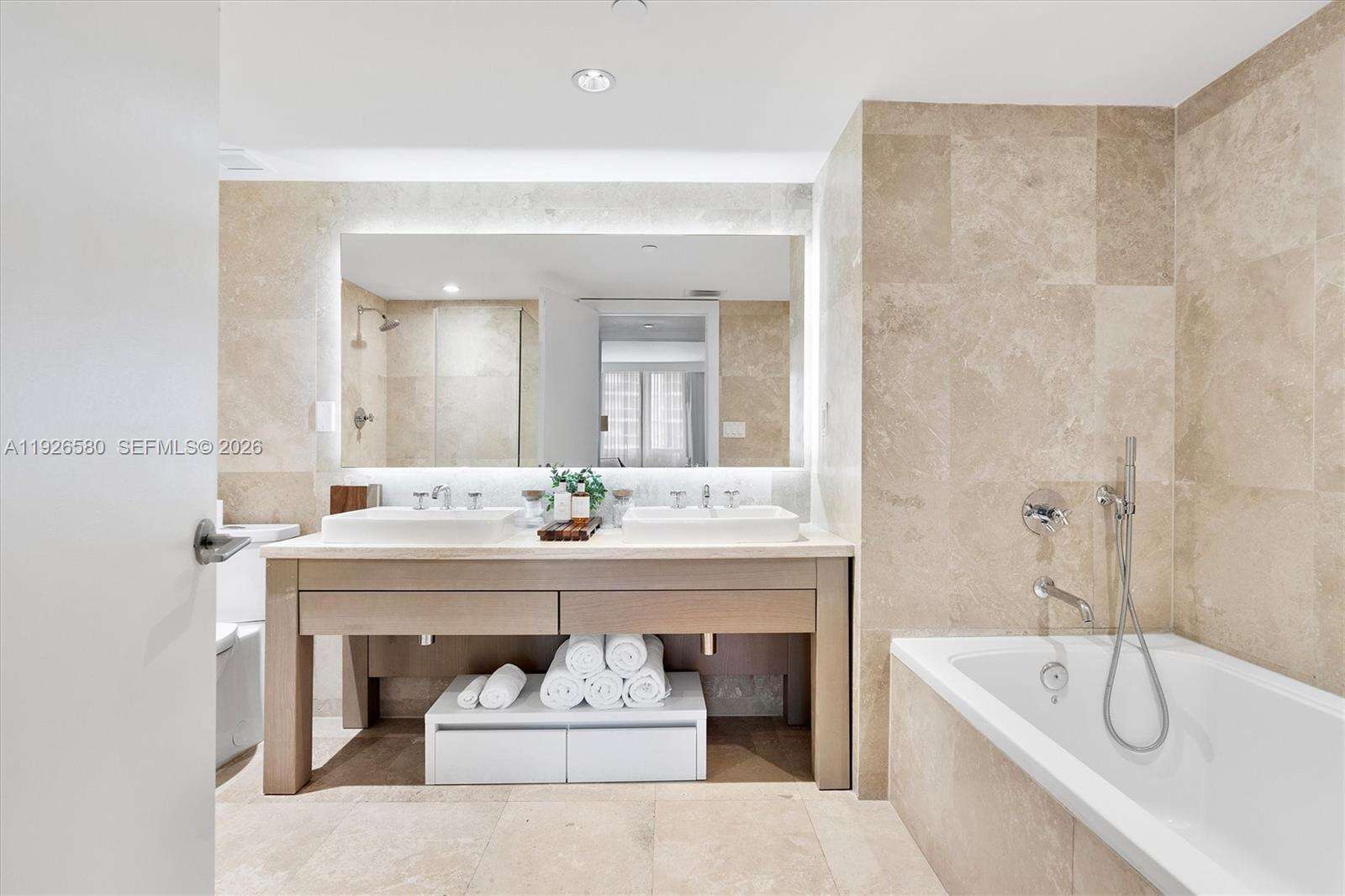 1 Hotel & Homes Unit #1413 | Picture 21