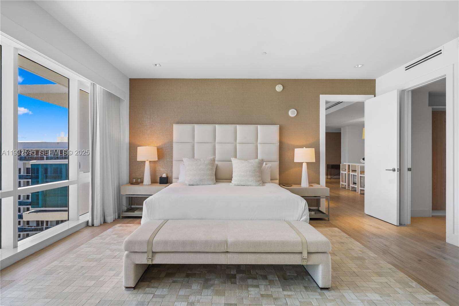 1 Hotel & Homes Unit #PH-1706 | Picture 15