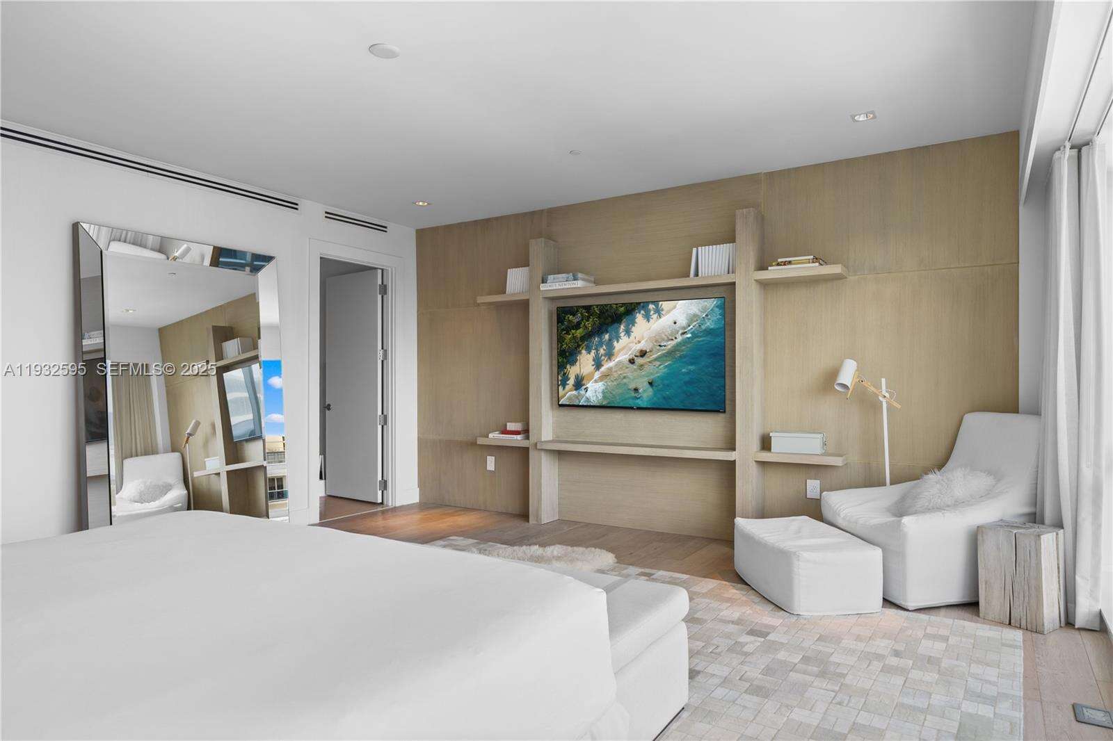 1 Hotel & Homes Unit #PH-1706 | Picture 16