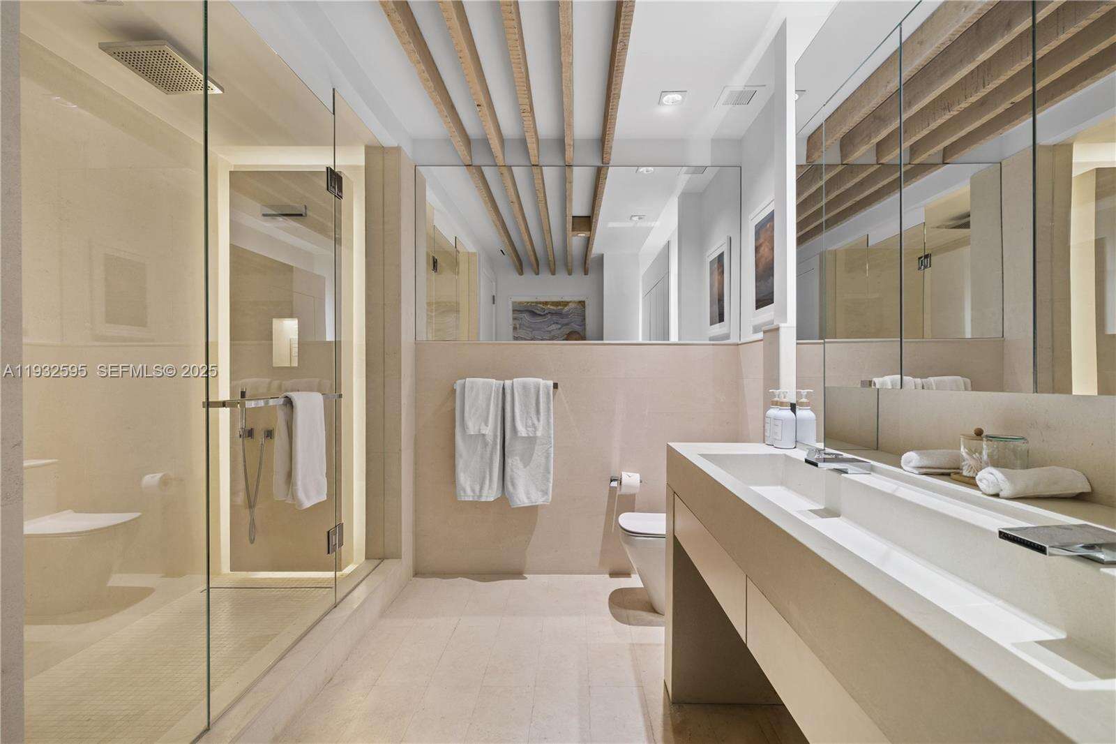 1 Hotel & Homes Unit #PH-1706 | Picture 25