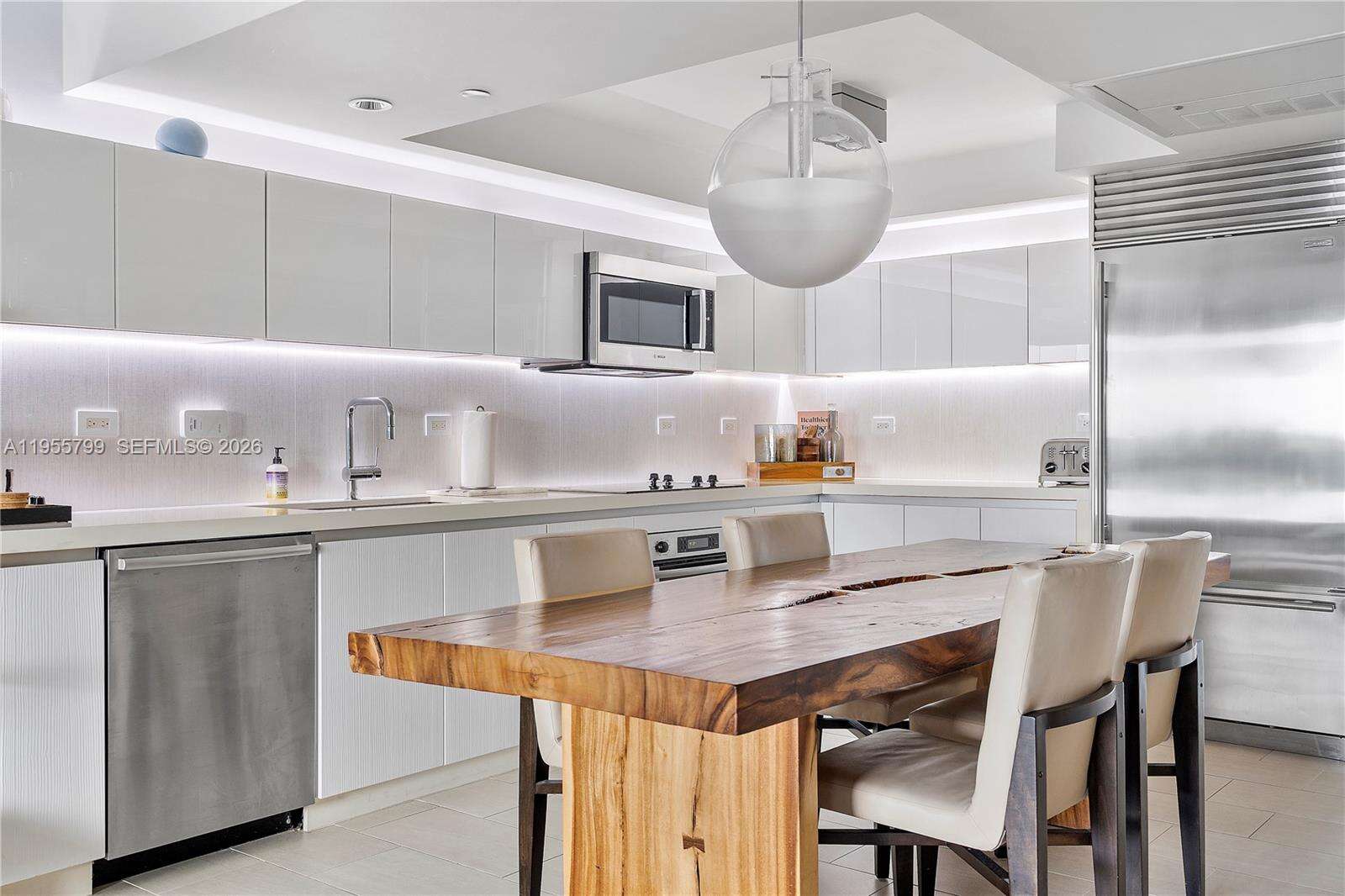 1 Hotel & Homes Unit #1427 | Picture 13