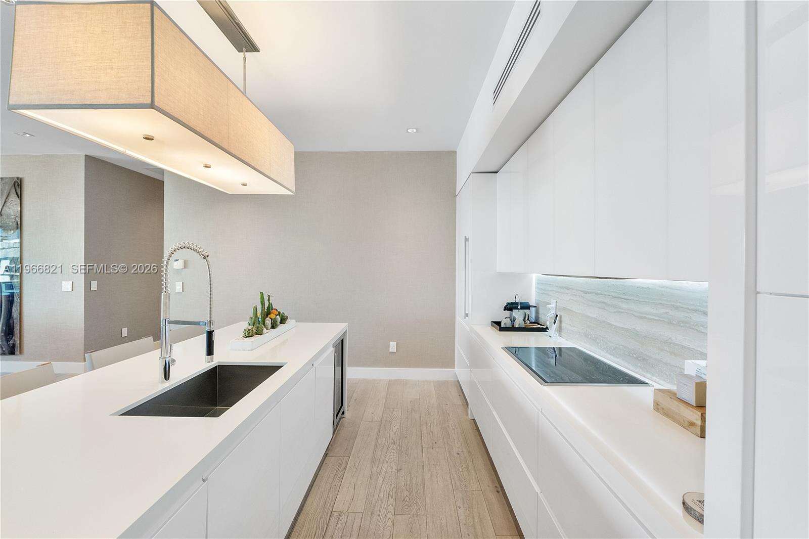 1 Hotel & Homes Unit #PH-1612 | Picture 28