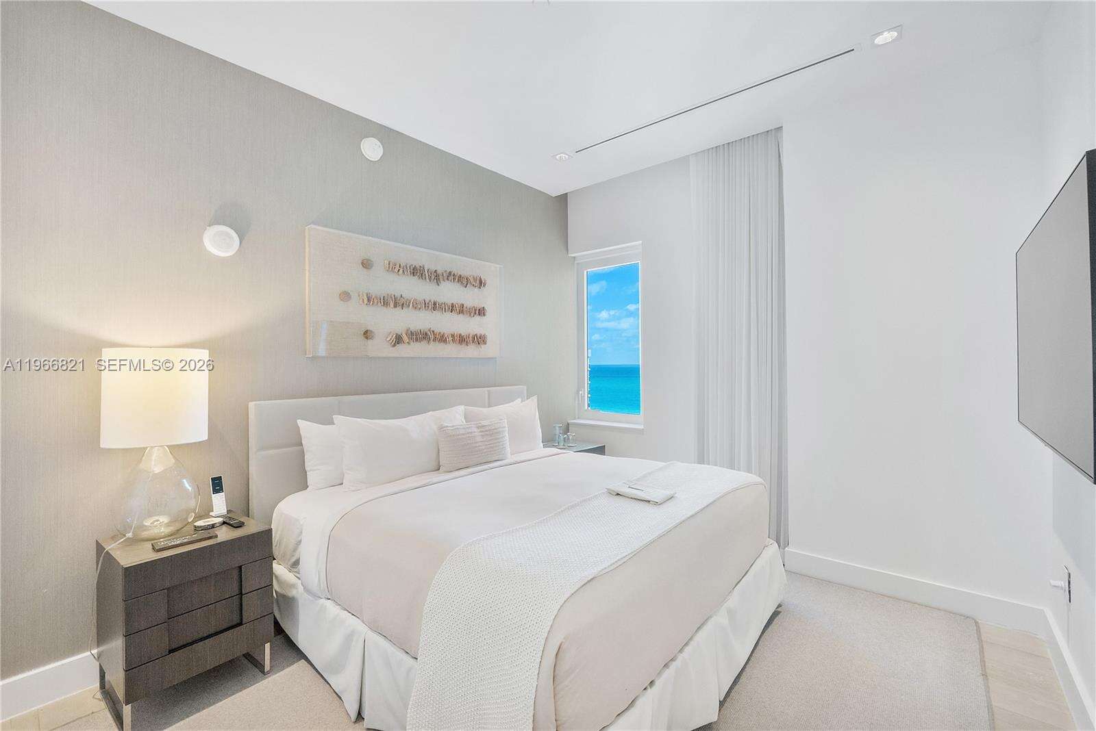 1 Hotel & Homes Unit #PH-1612 | Picture 34