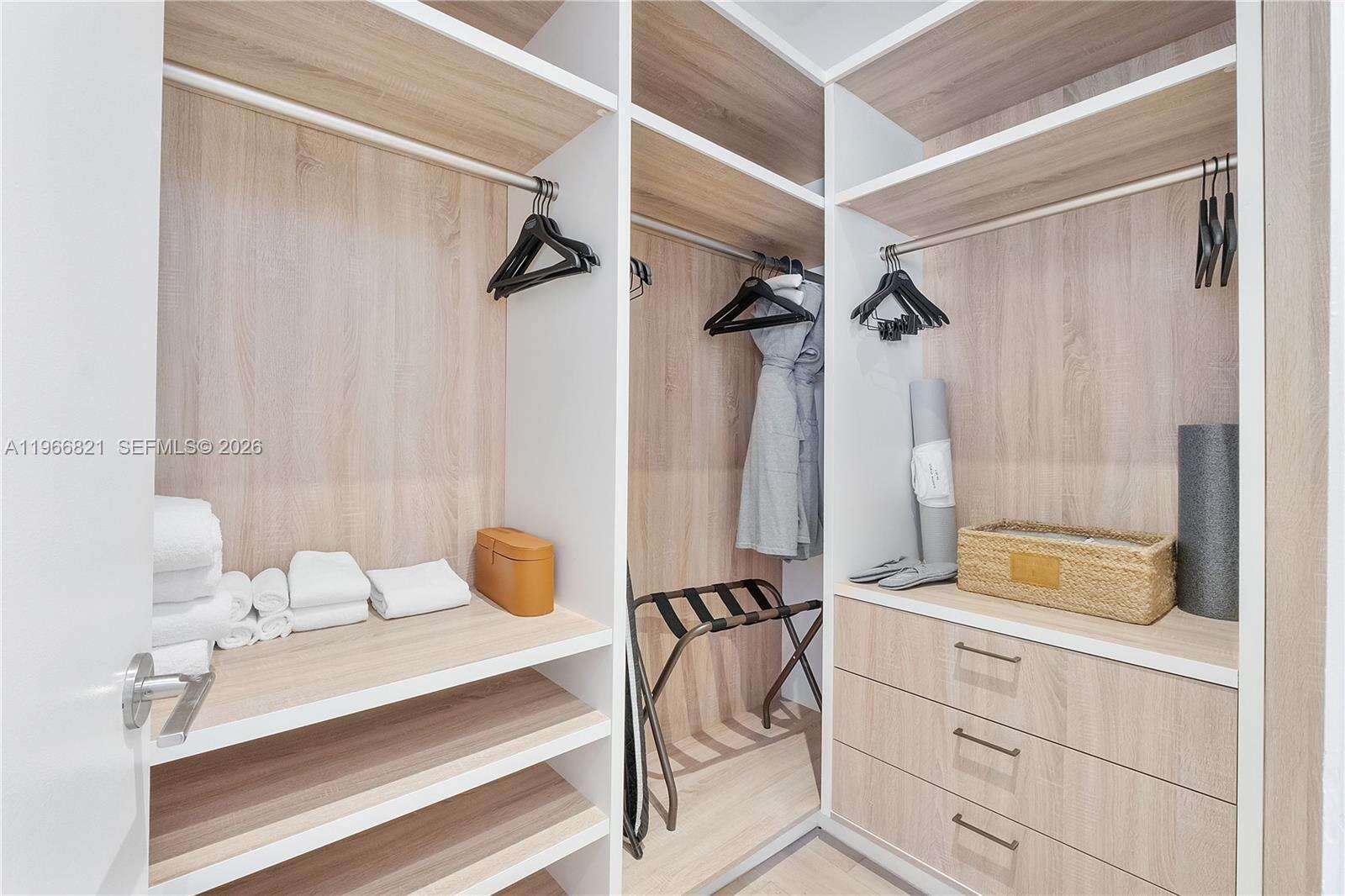 1 Hotel & Homes Unit #PH-1612 | Picture 37