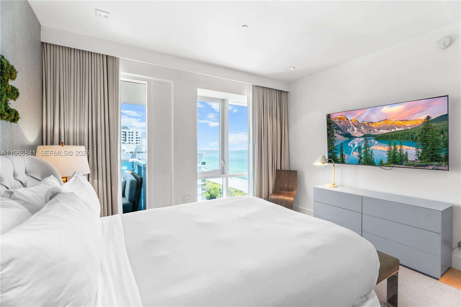 1 Hotel & Homes Unit #PH-1705 | Picture 14