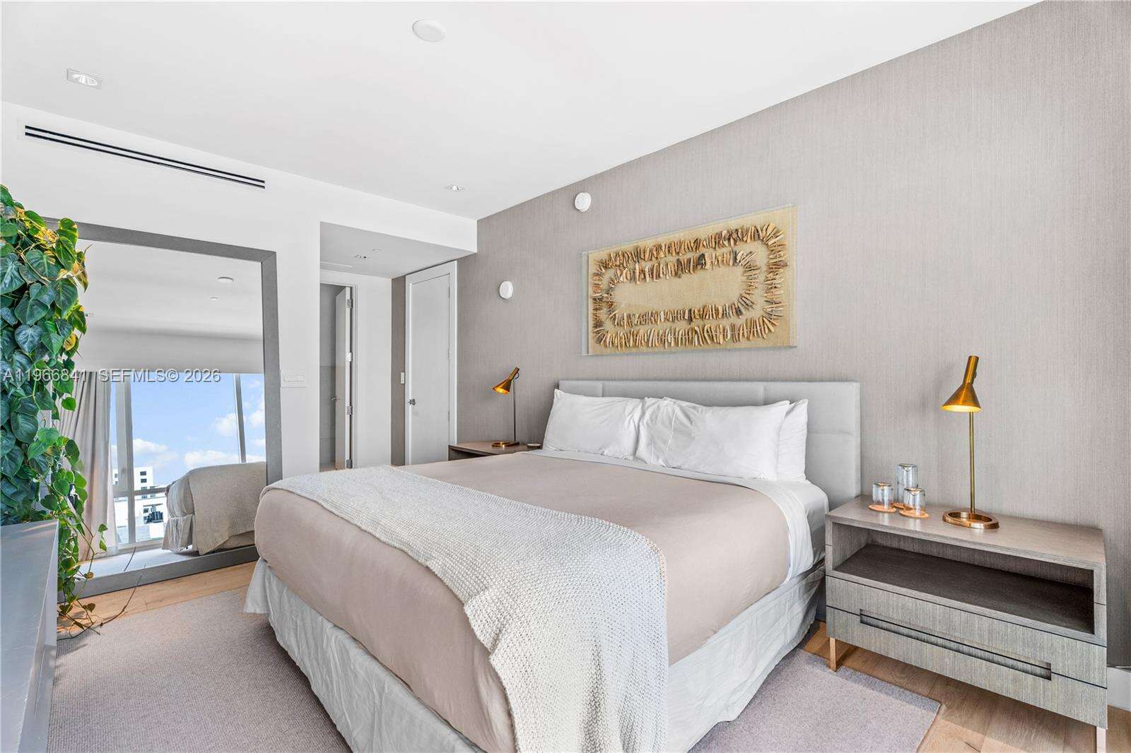 1 Hotel & Homes Unit #PH-1705 | Picture 17