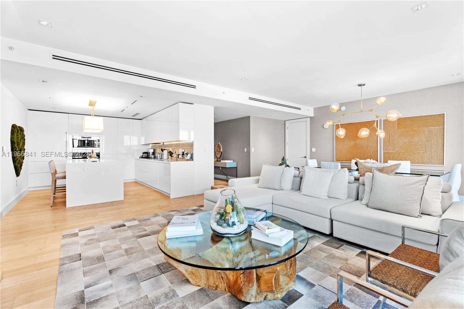 1 Hotel & Homes Unit #PH-1705 | Picture 3