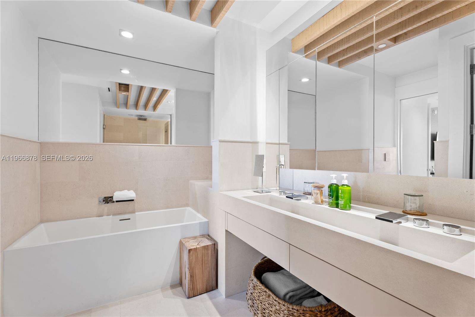 1 Hotel & Homes Unit #PH-1703 | Picture 19