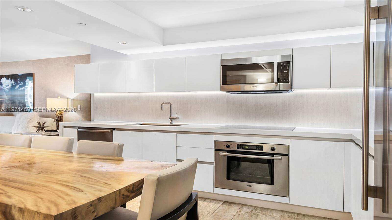 1 Hotel & Homes Unit #904 | Picture 8