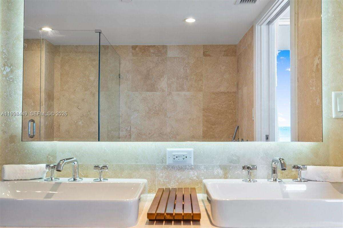 1 Hotel & Homes Unit #1520 | Picture 23