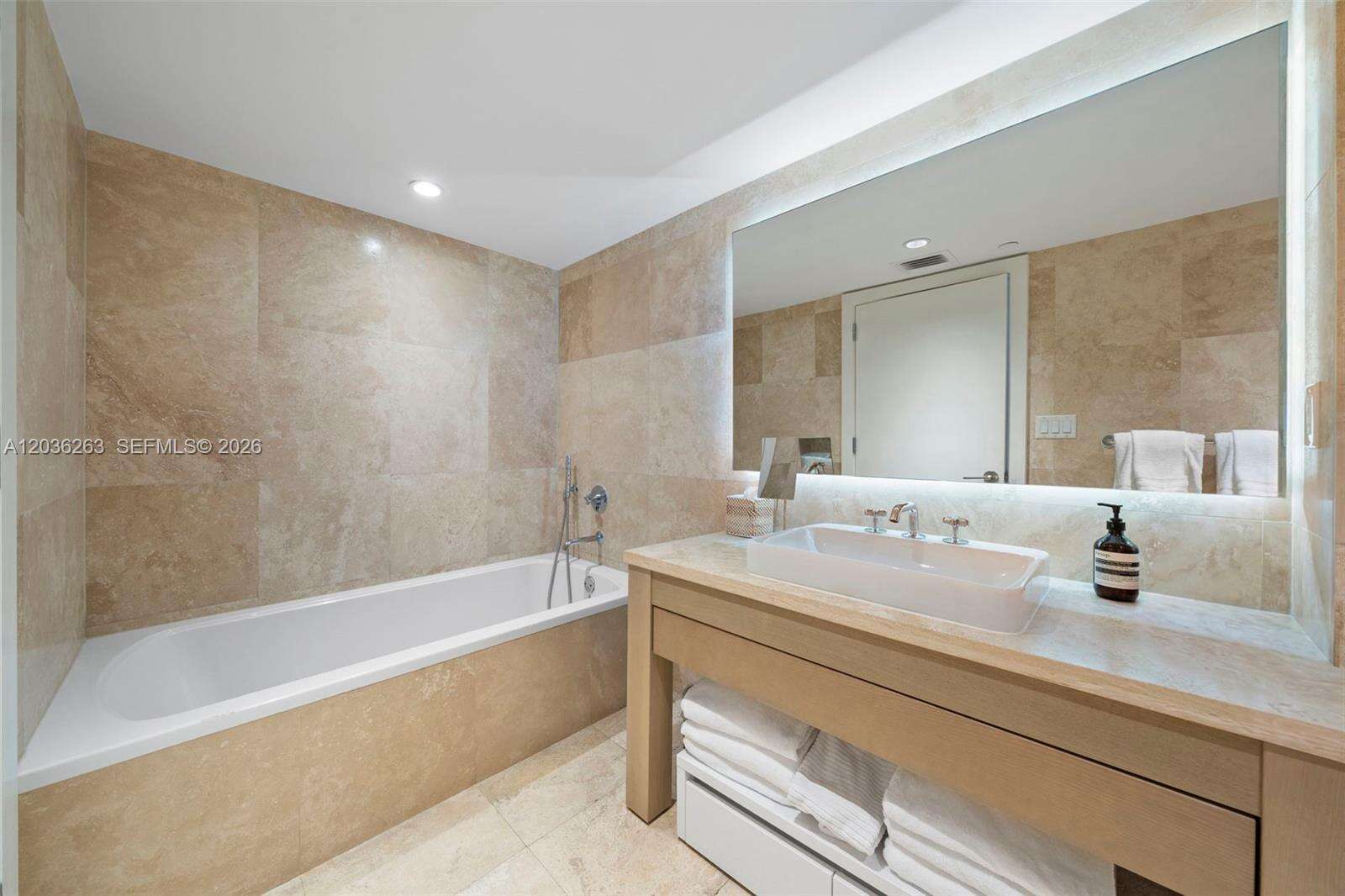 1 Hotel & Homes Unit #1210 | Picture 11
