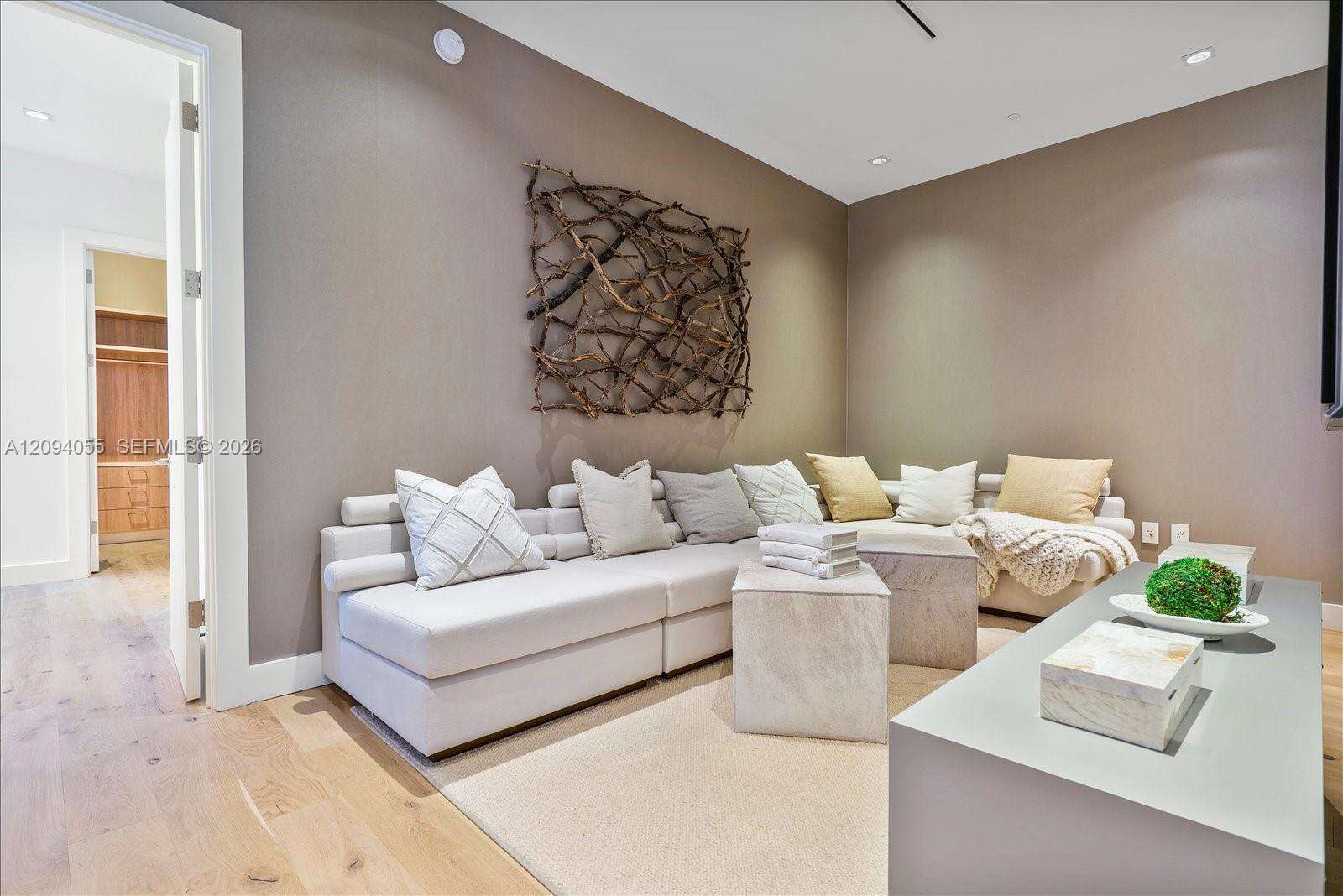 1 Hotel & Homes Unit #PH-1607 | Picture 11