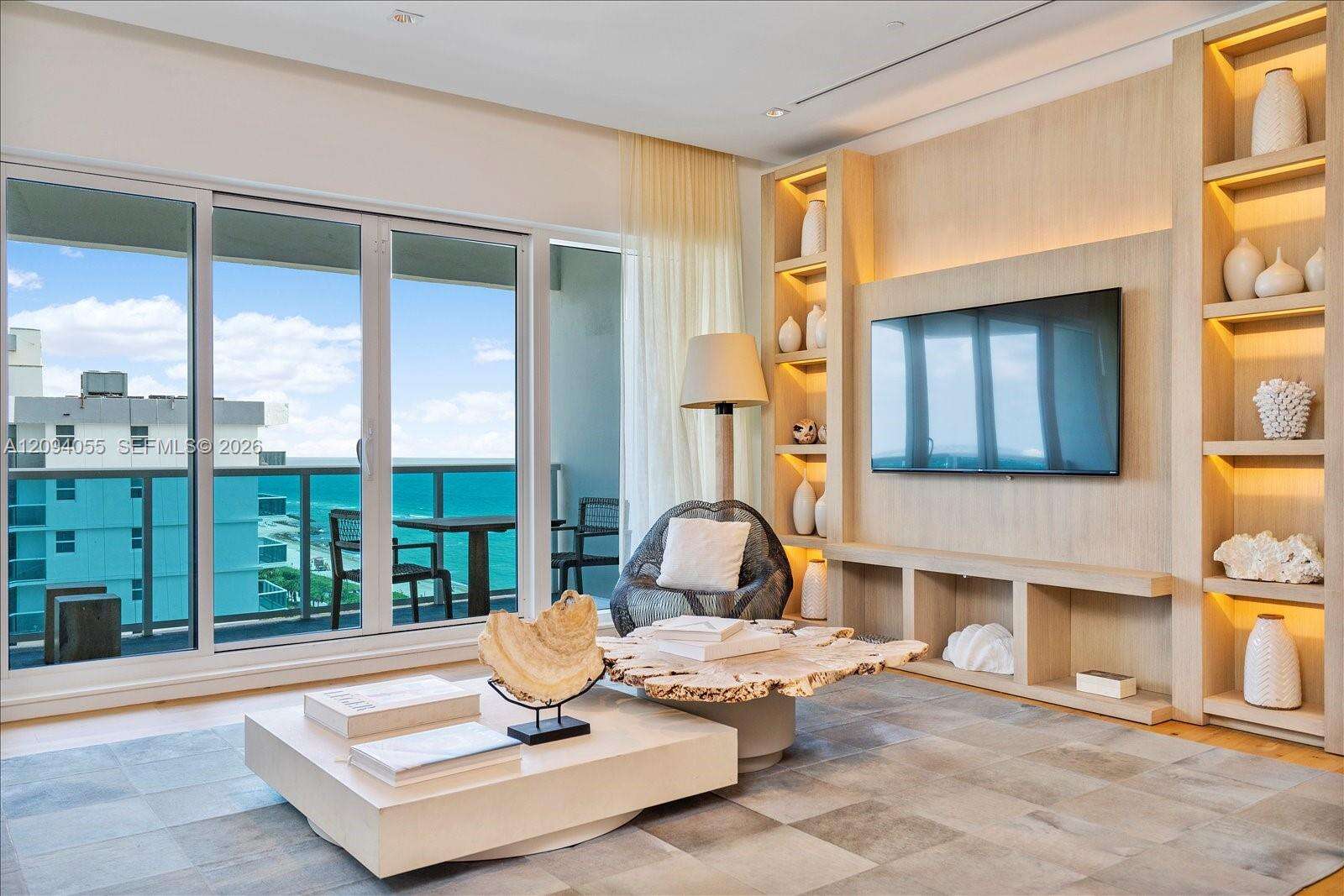 1 Hotel & Homes Unit #PH-1607 | Picture 4