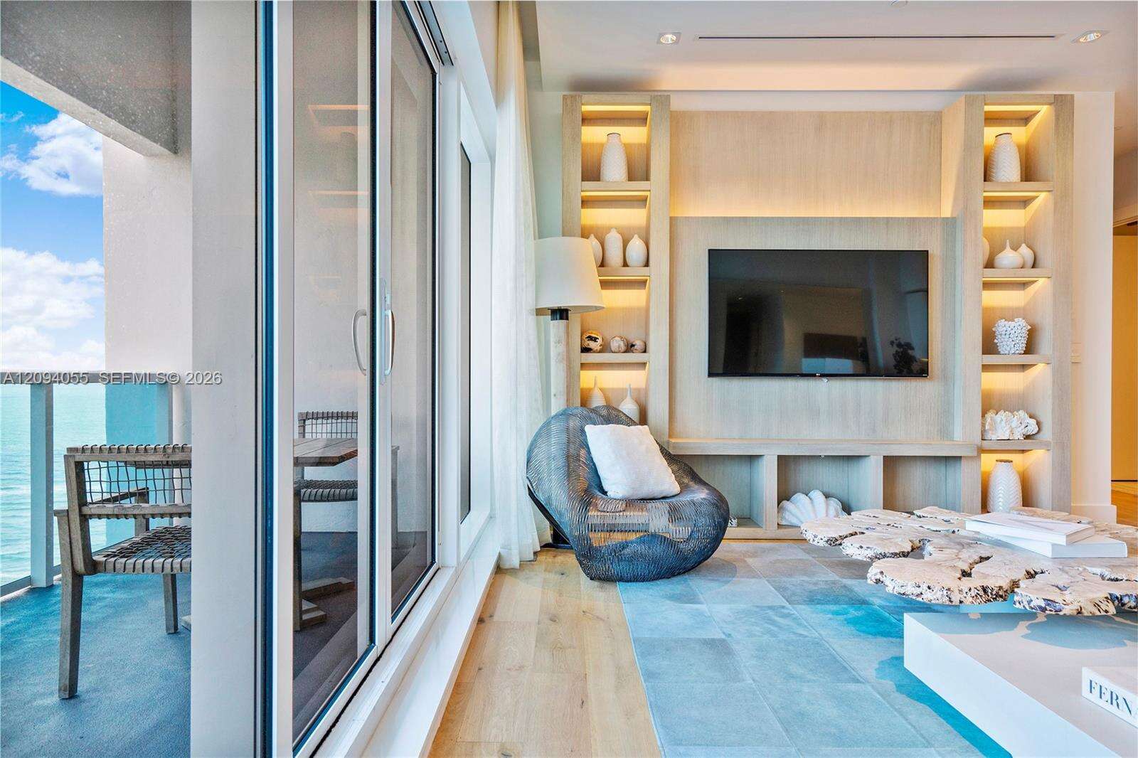 1 Hotel & Homes Unit #PH-1607 | Picture 7