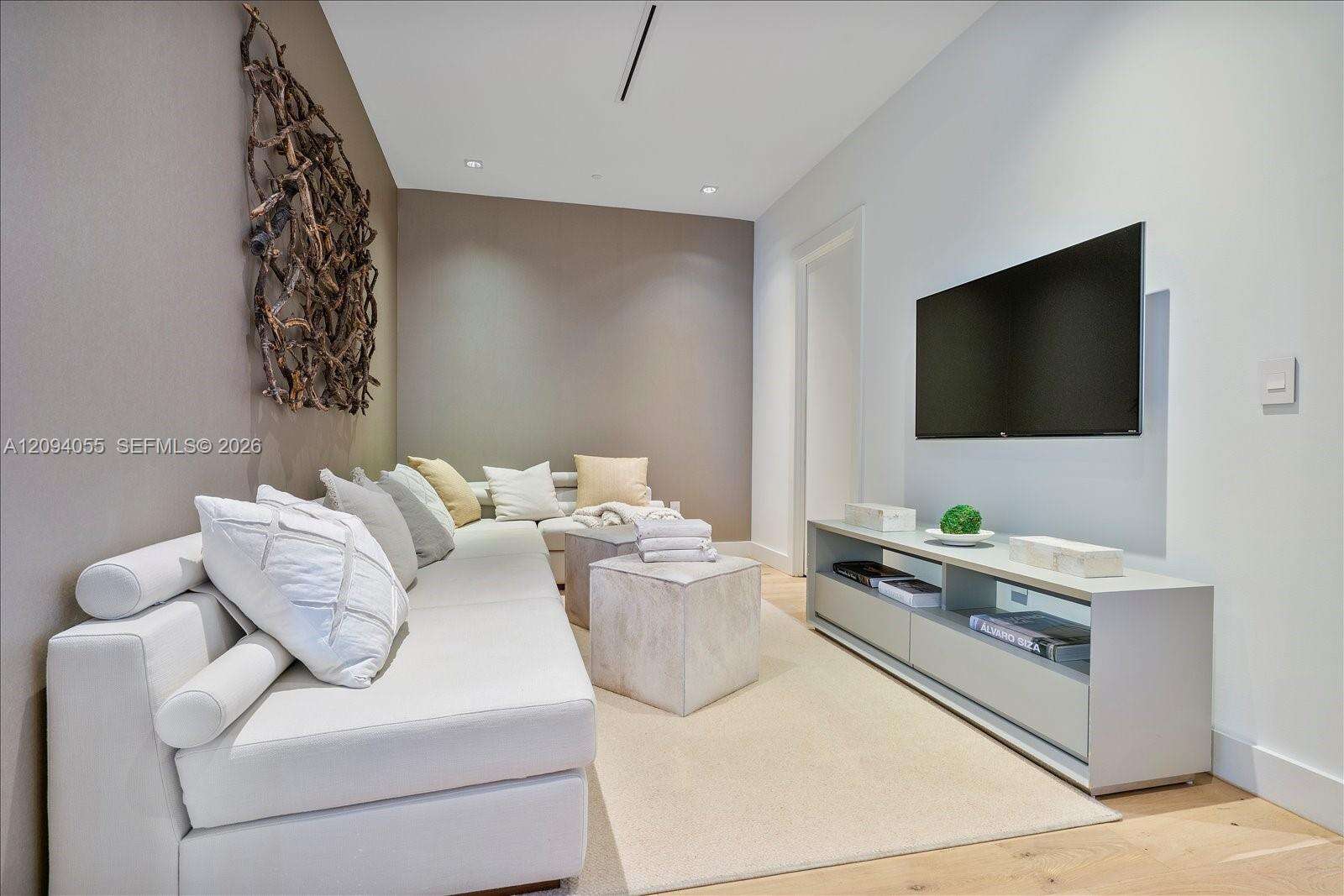 1 Hotel & Homes Unit #PH-1607 | Picture 10