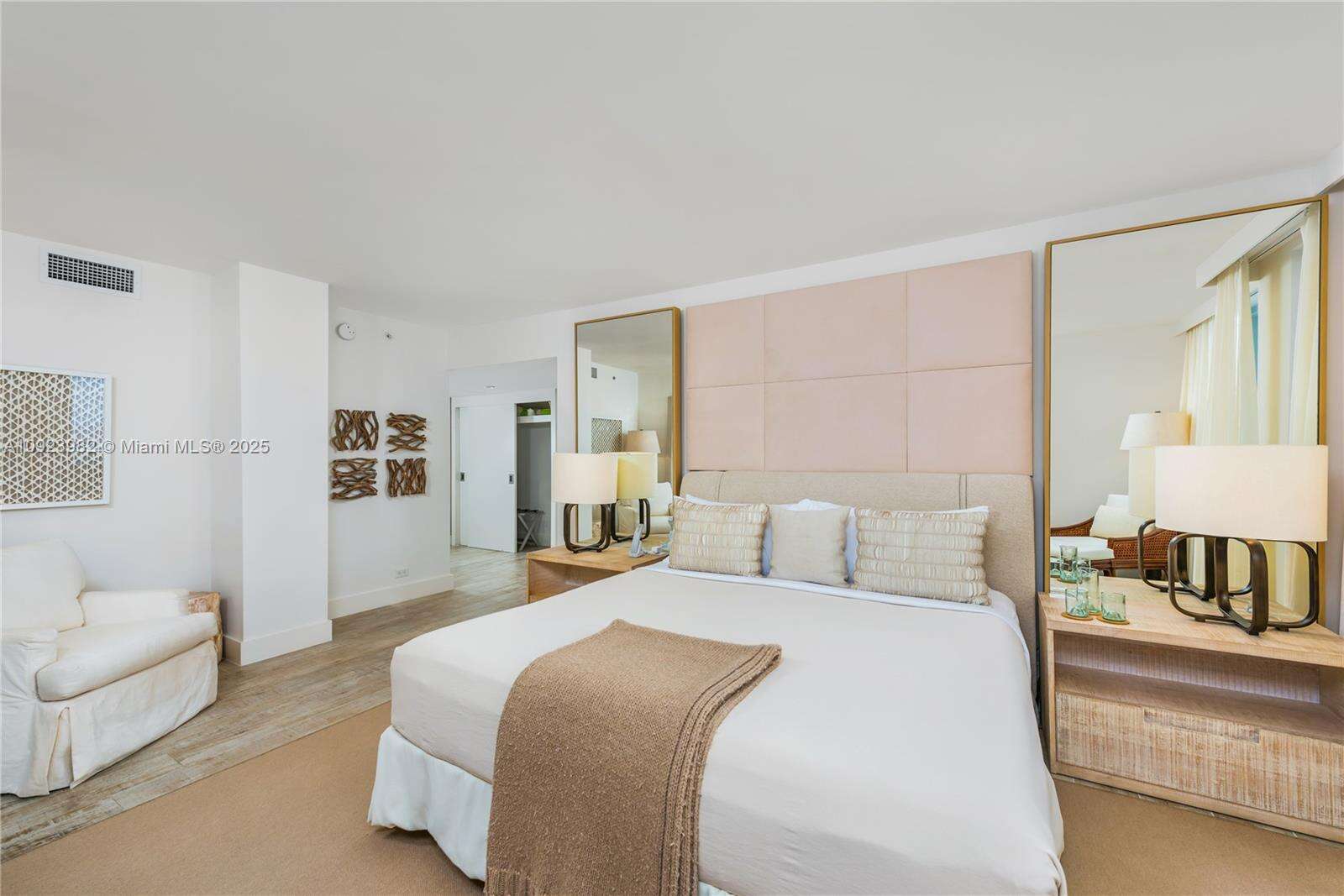 1 Hotel & Homes Unit #1544 | Picture 14