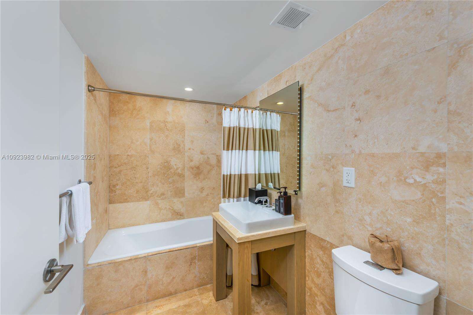 1 Hotel & Homes Unit #1544 | Picture 15