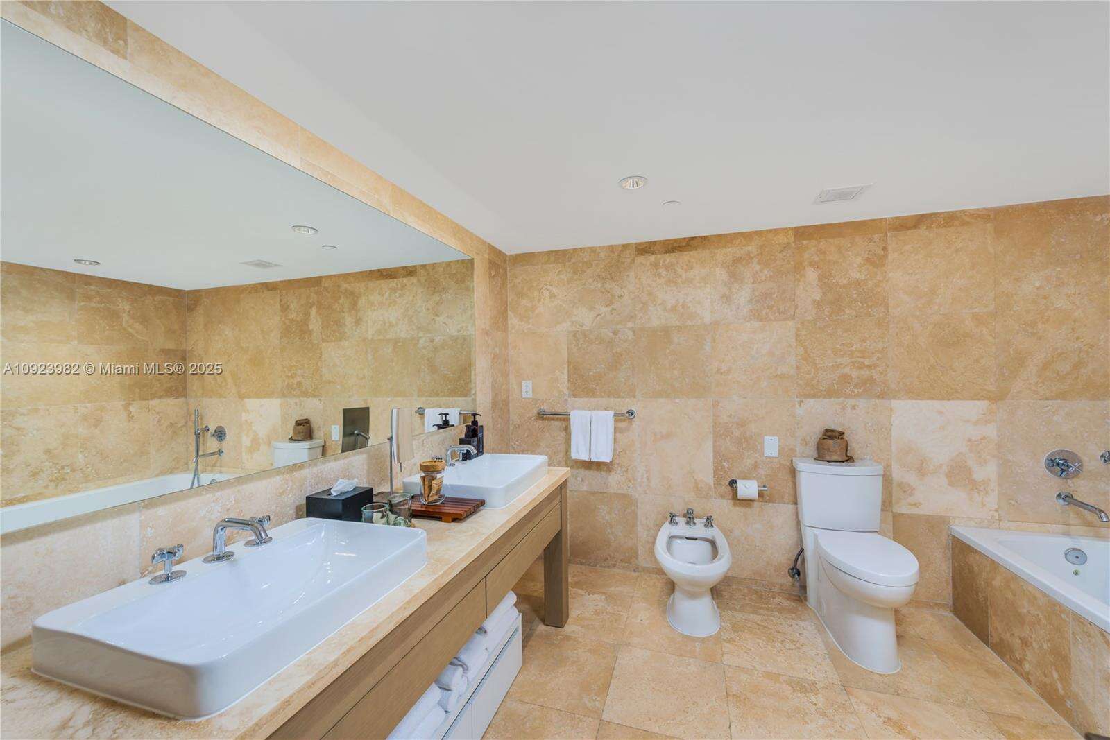 1 Hotel & Homes Unit #1544 | Picture 9