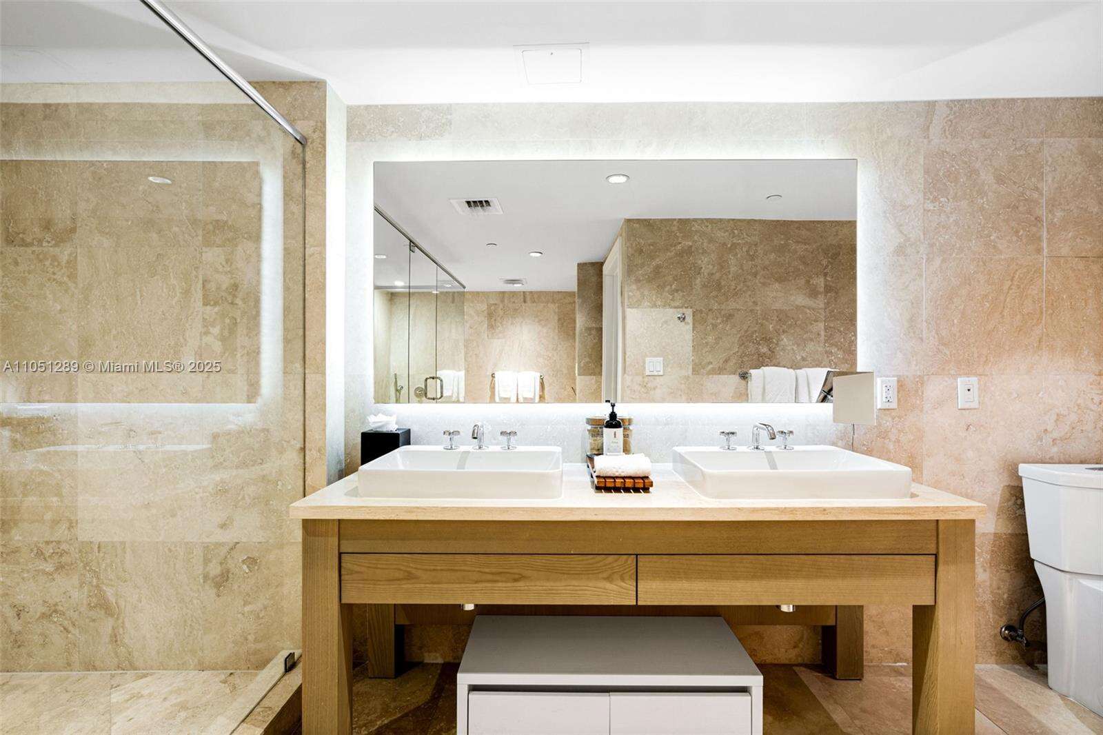 1 Hotel & Homes Unit #1045 | Picture 14