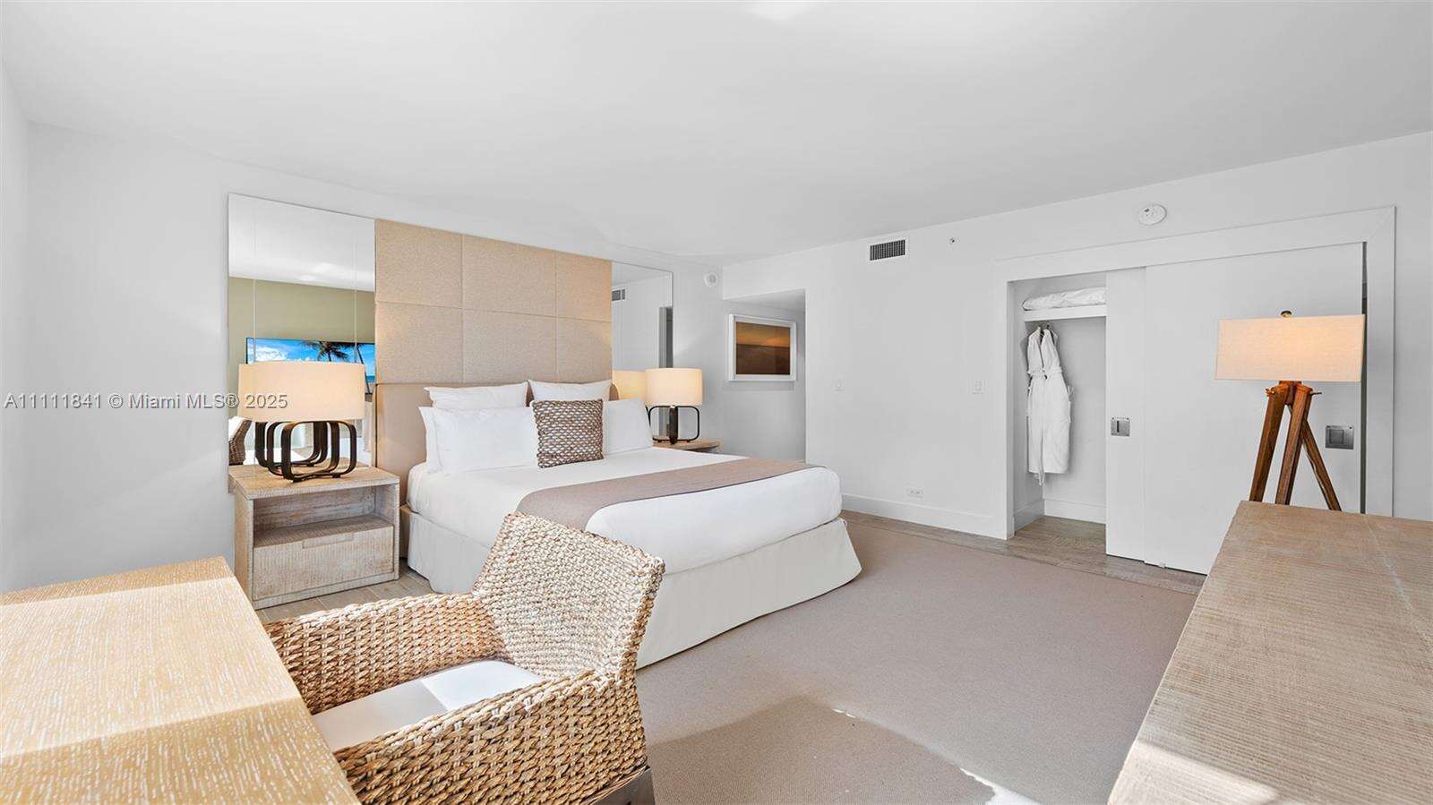 1 Hotel & Homes Unit #904 | Picture 12