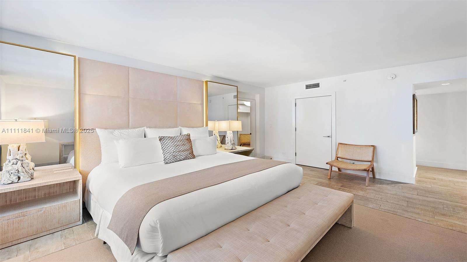 1 Hotel & Homes Unit #904 | Picture 27