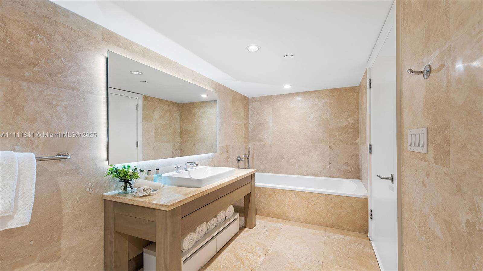 1 Hotel & Homes Unit #904 | Picture 37