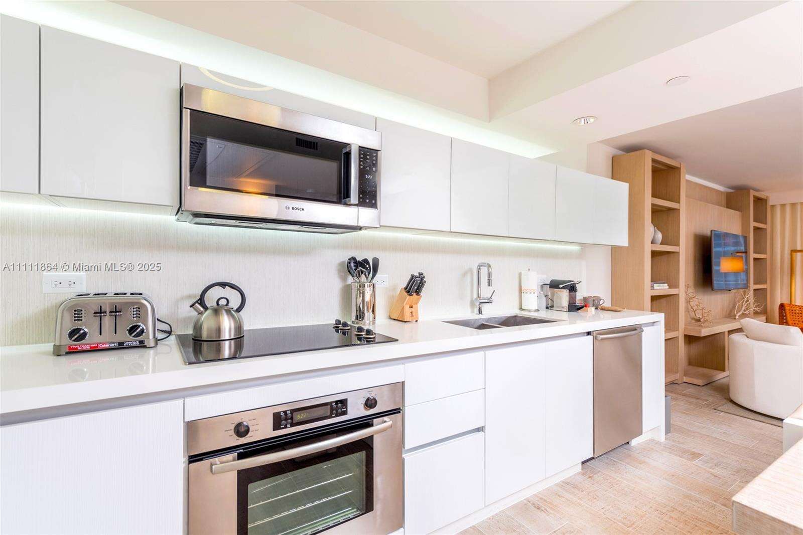 1 Hotel & Homes Unit #906 | Picture 13