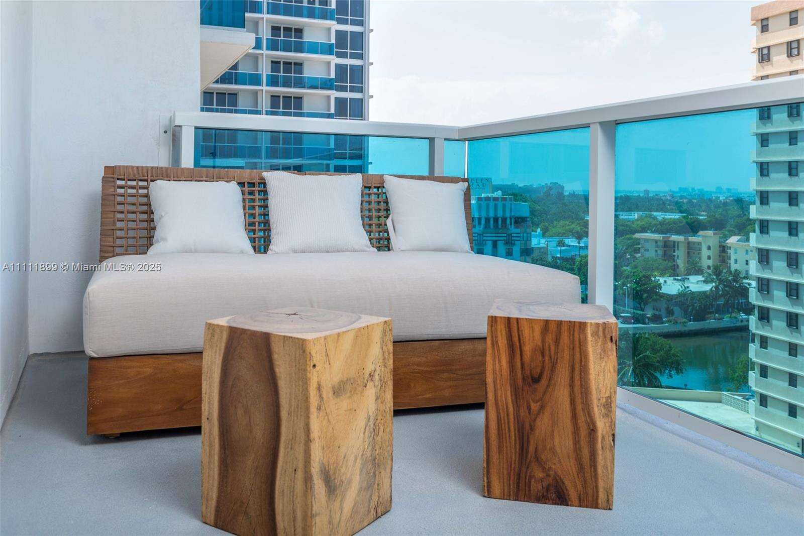 1 Hotel & Homes Unit #1015 | Picture 19