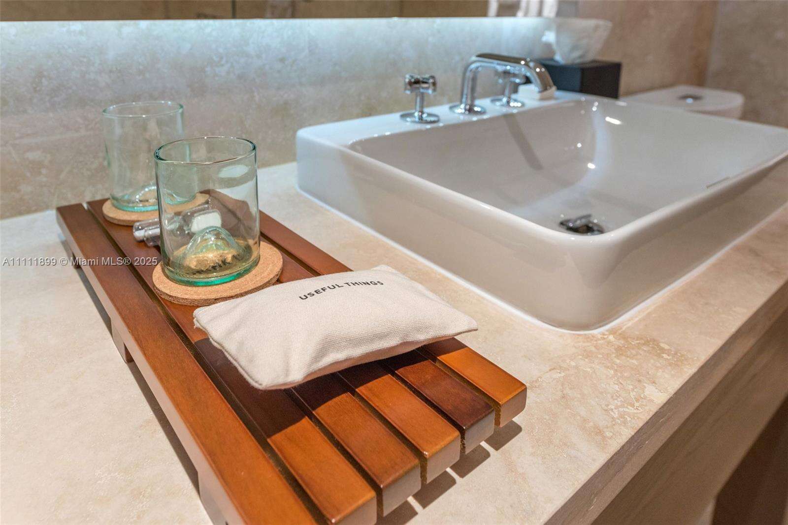 1 Hotel & Homes Unit #1015 | Picture 9