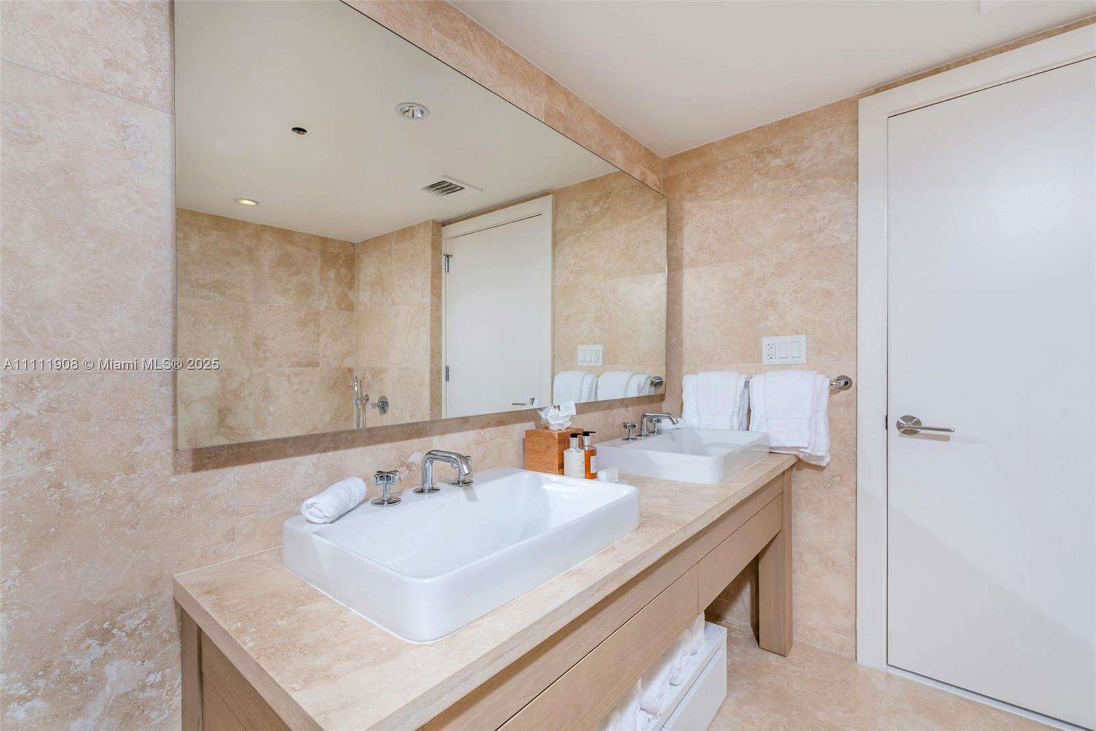 1 Hotel & Homes Unit #1019 | Picture 22