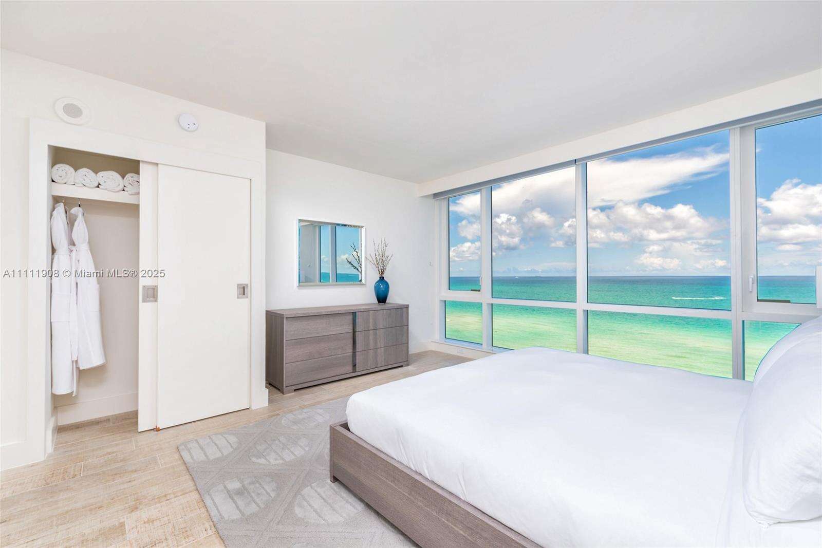 1 Hotel & Homes Unit #1019 | Picture 4