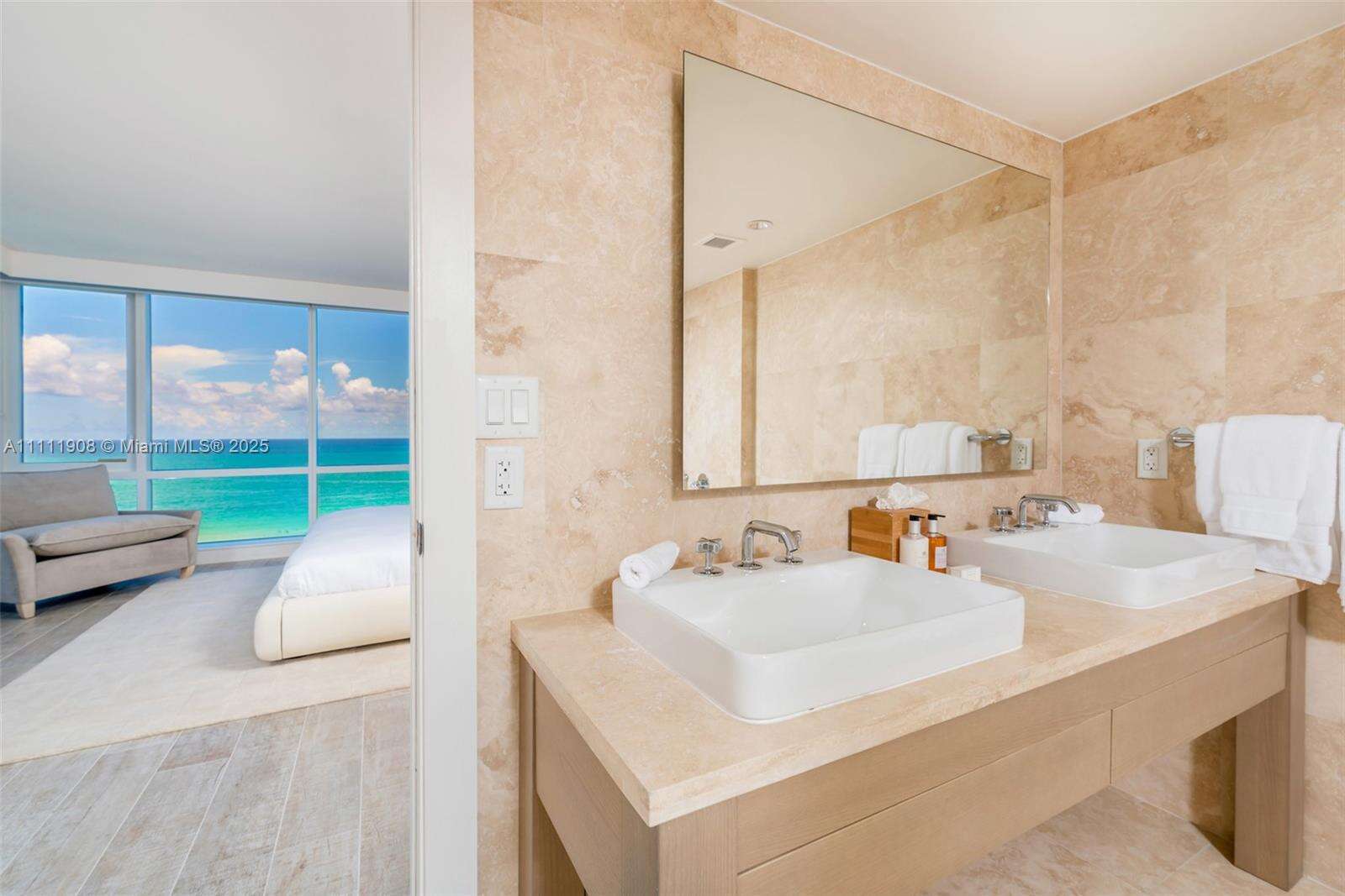 1 Hotel & Homes Unit #1019 | Picture 9