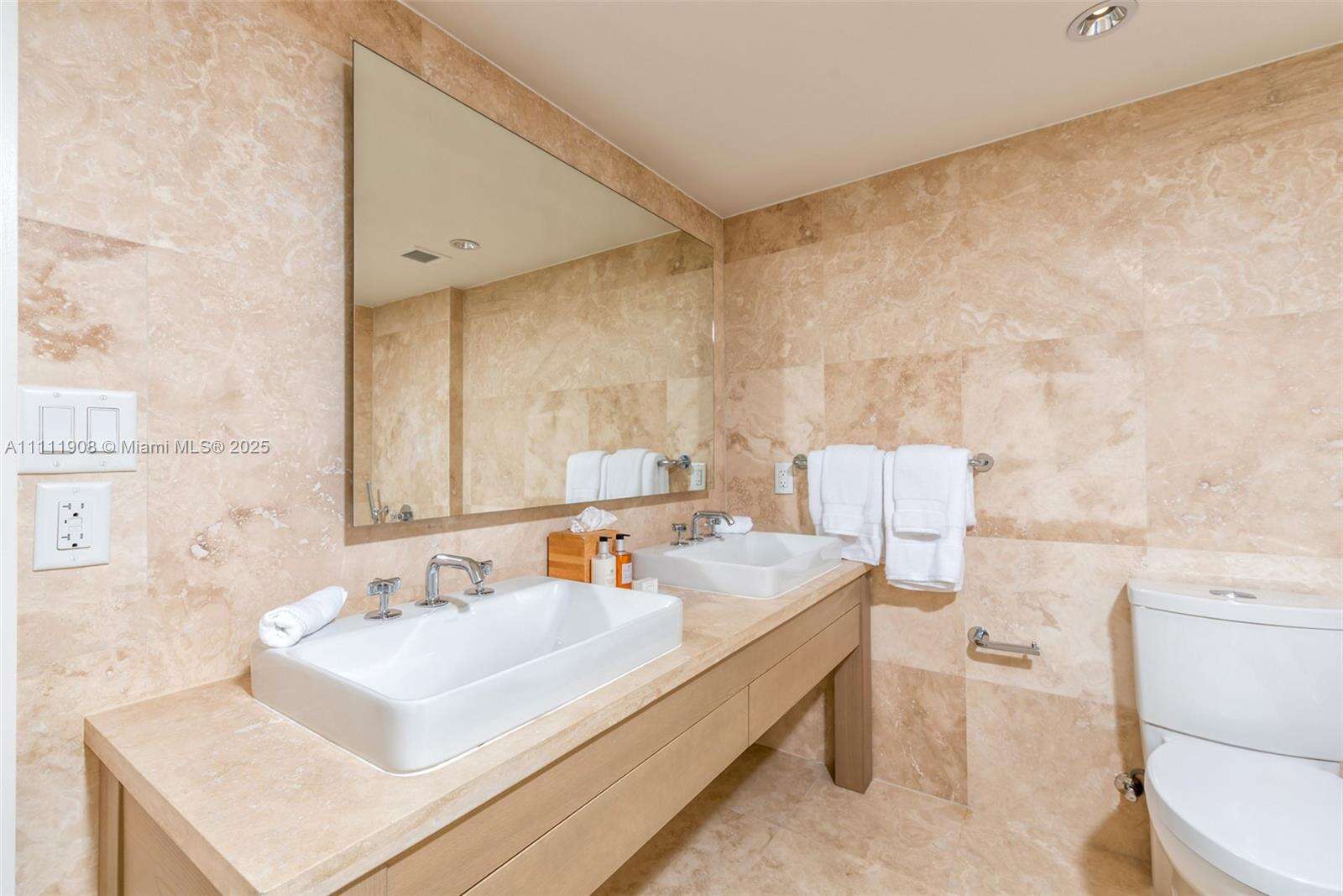 1 Hotel & Homes Unit #1019 | Picture 10