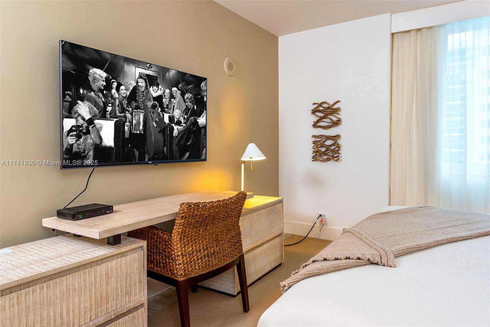 1 Hotel & Homes Unit #1106 | Picture 10