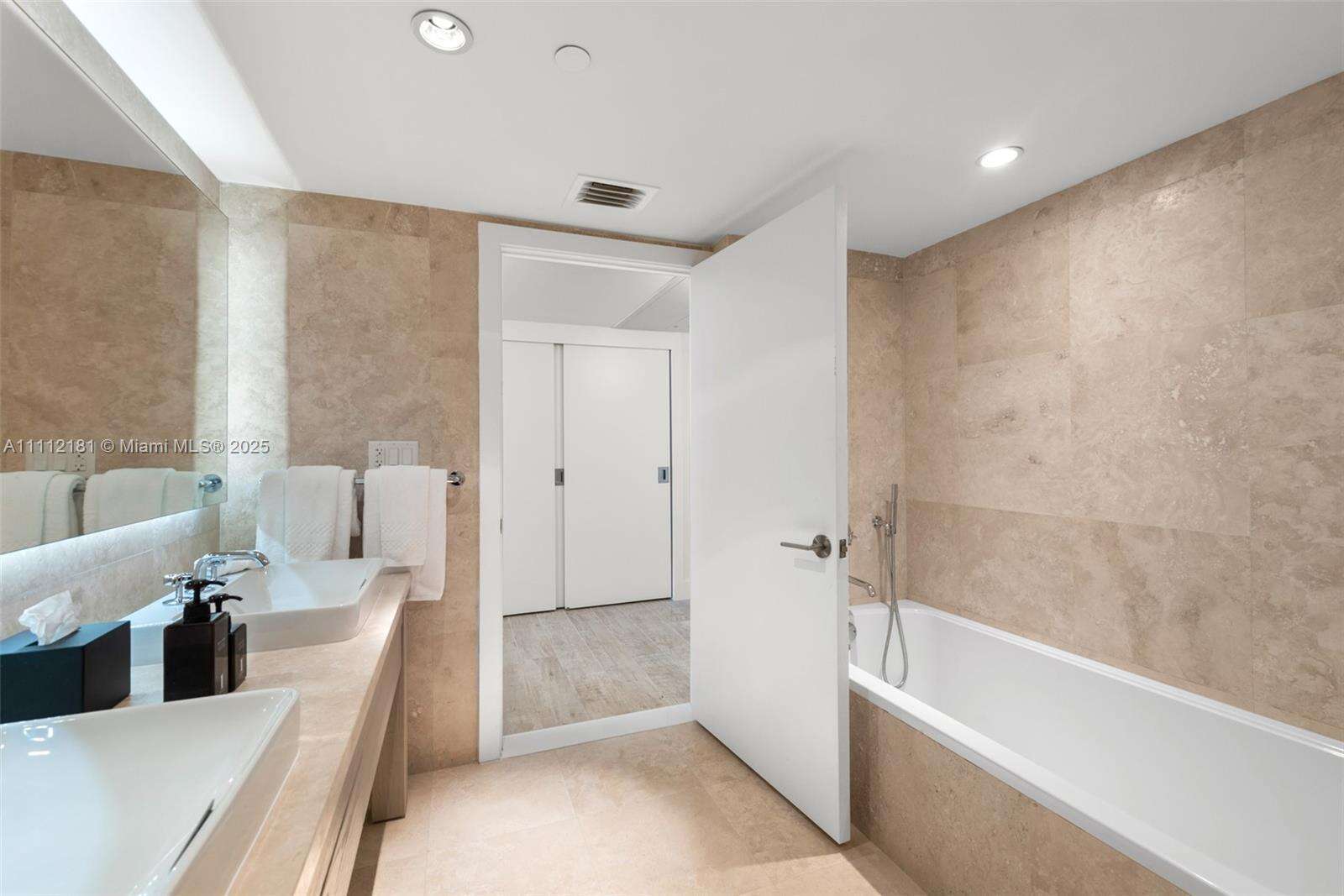 1 Hotel & Homes Unit #1219 | Picture 9