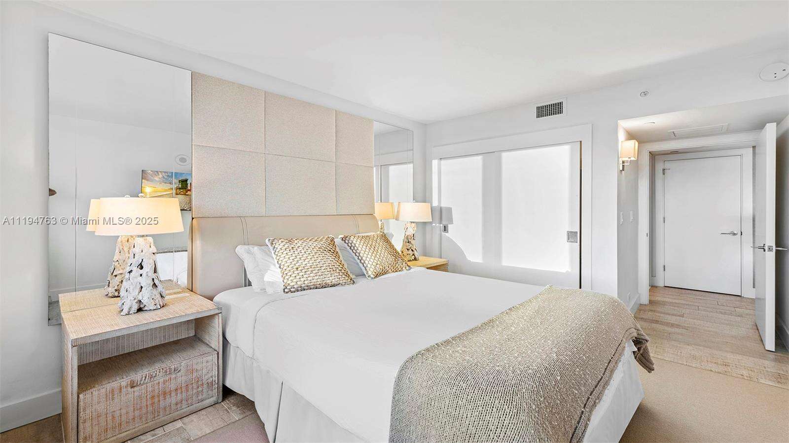 1 Hotel & Homes Unit #945 | Picture 11