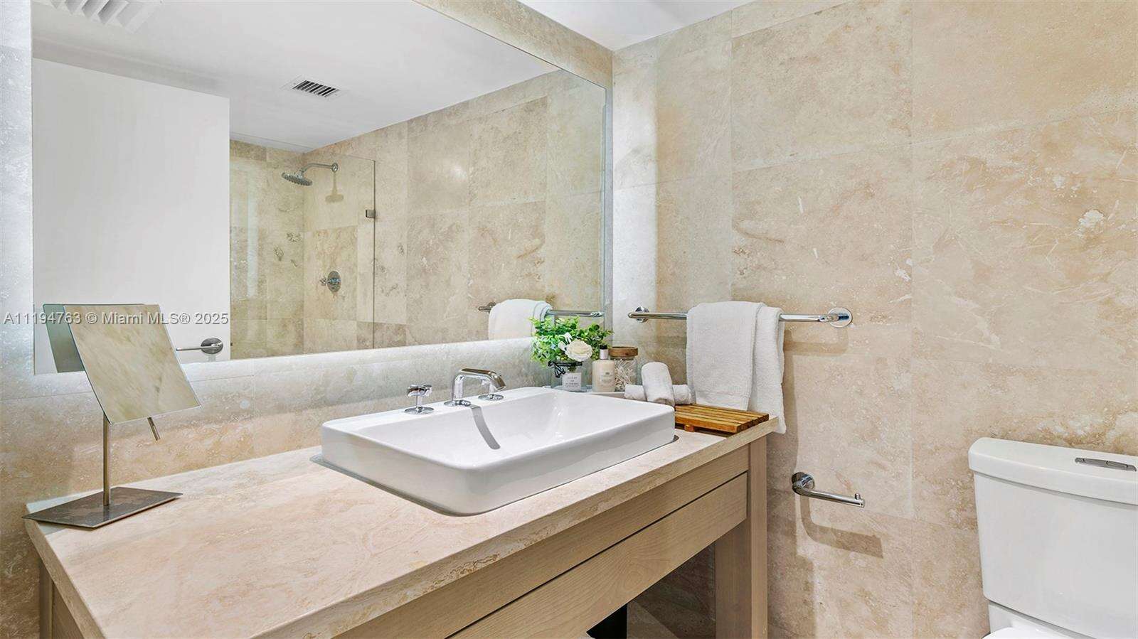 1 Hotel & Homes Unit #945 | Picture 12