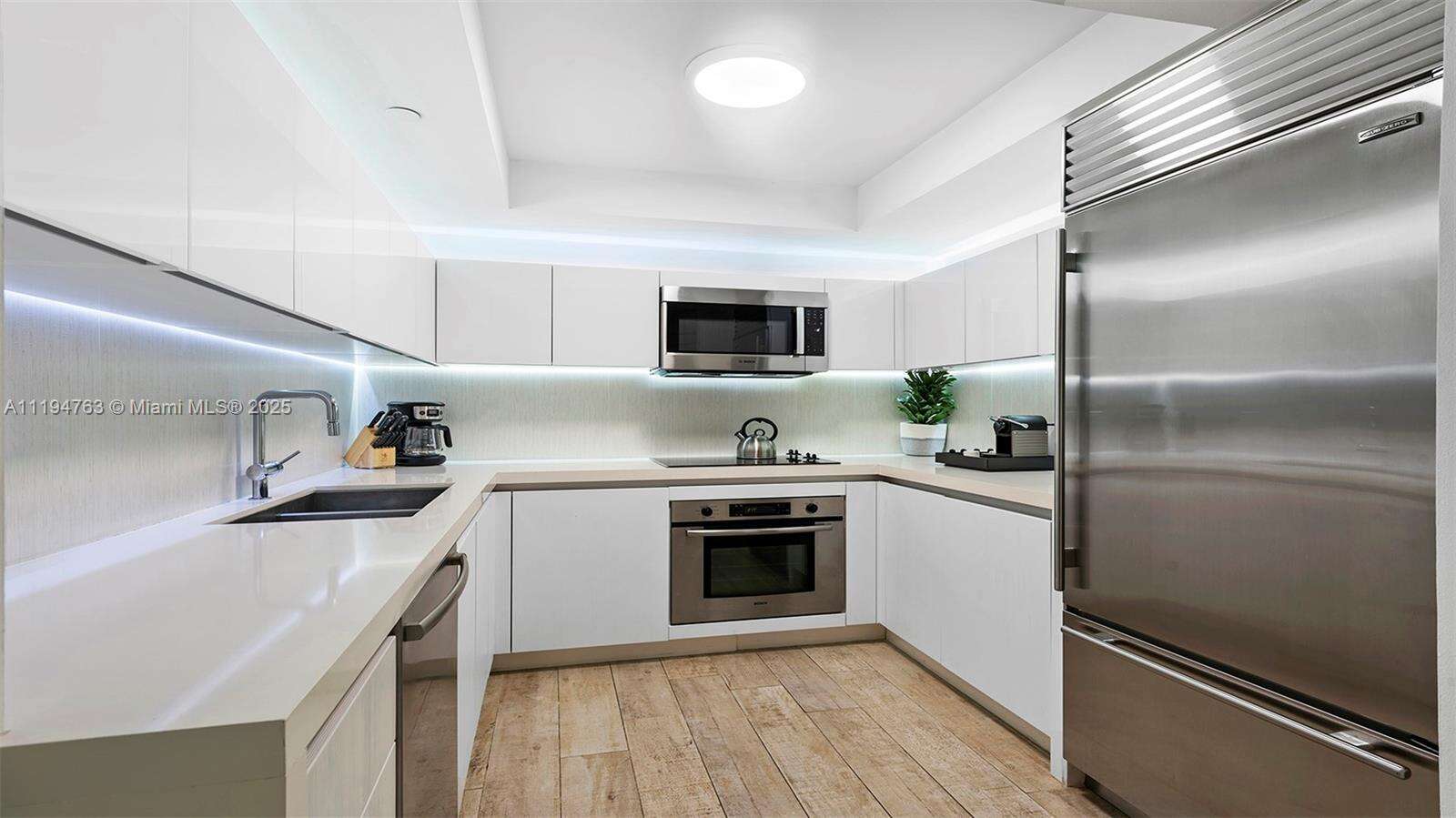 1 Hotel & Homes Unit #945 | Picture 3