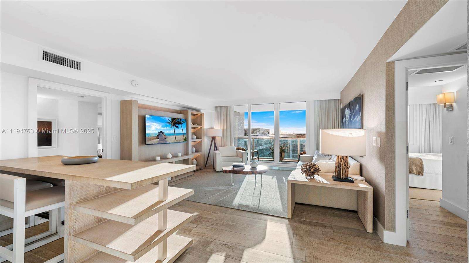 1 Hotel & Homes Unit #945 | Picture 4