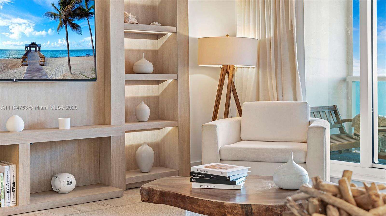 1 Hotel & Homes Unit #945 | Picture 6